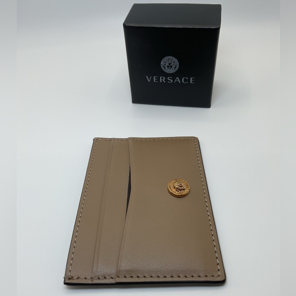 Versace Tan and Gold Card Holder NWT. Unisex - Picture 6 of 6